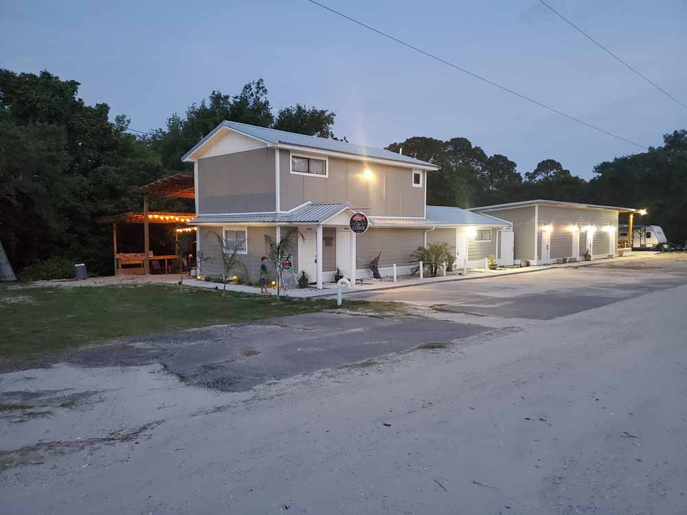 Pictures of rooms at Cole’s Lodge in Carrabelle